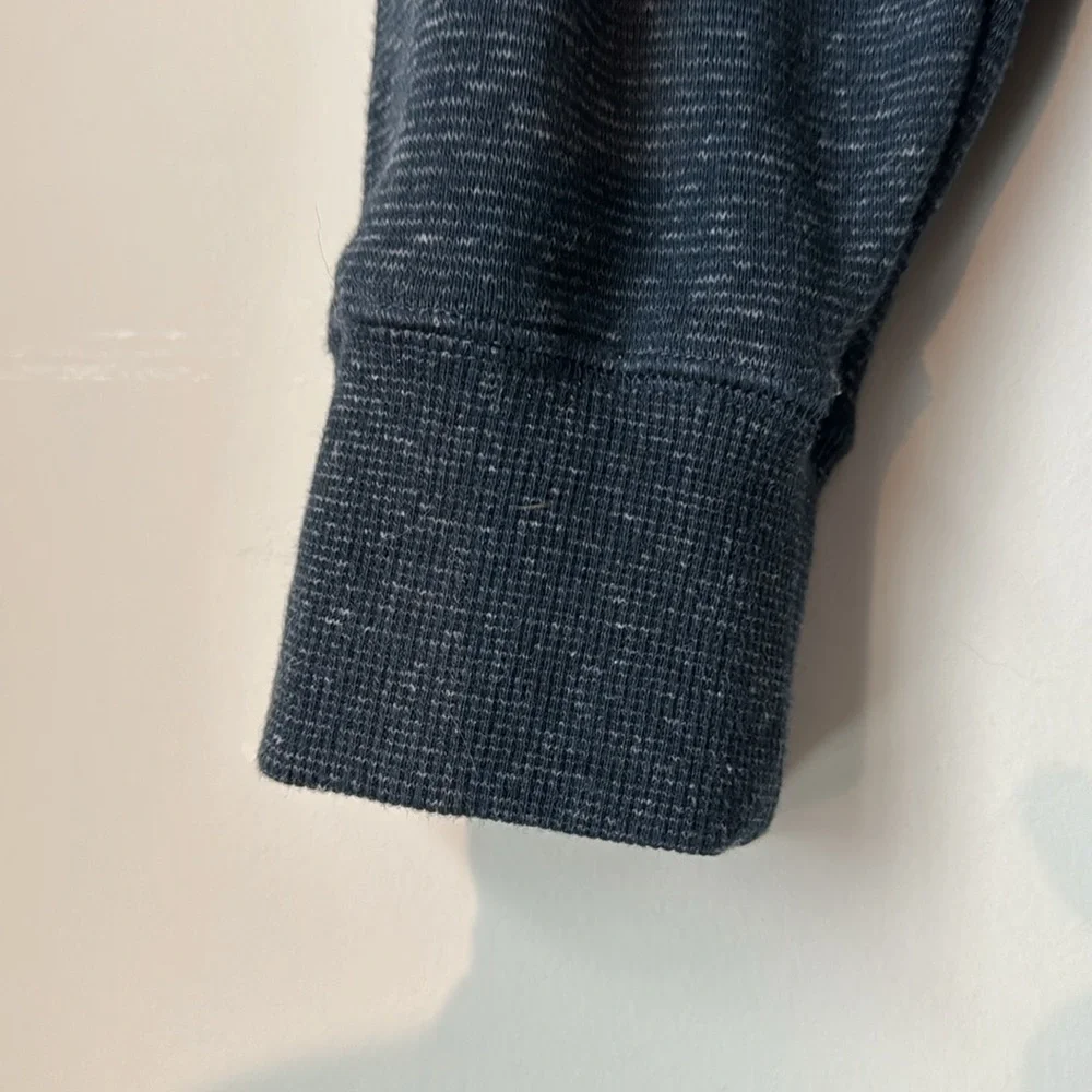 Bench sweater - Picture 3 of 3